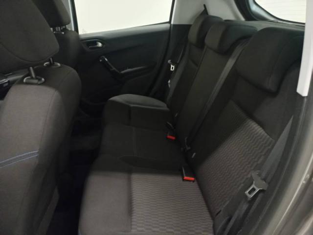 Peugeot 208 image 6