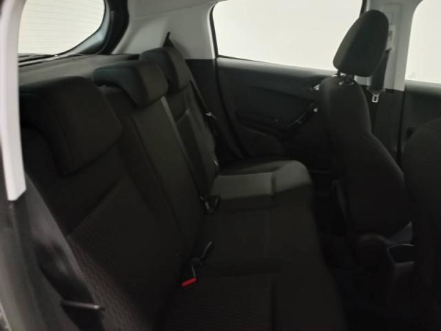 Peugeot 208 image 5