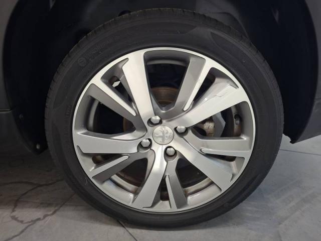 Peugeot 2008 image 8