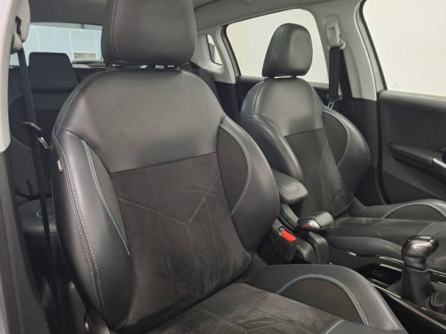 Peugeot 2008 image 2