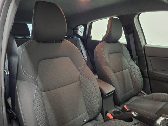 Renault Captur image 8