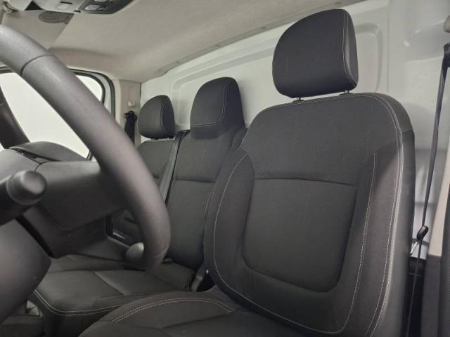 Renault Trafic image 8