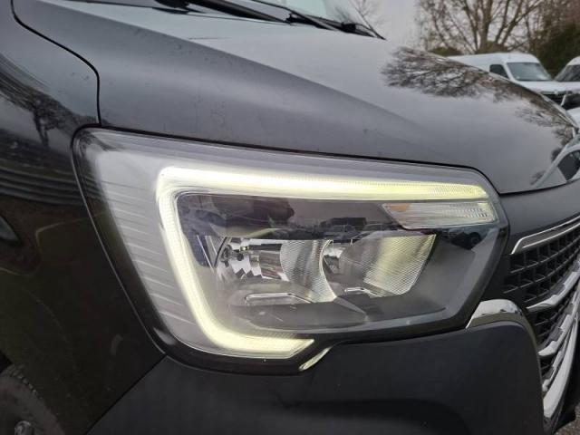 Renault Master image 2