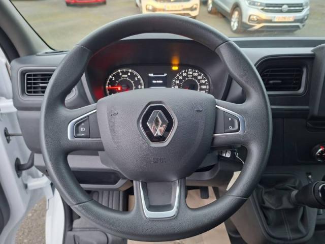 Renault Master image 2