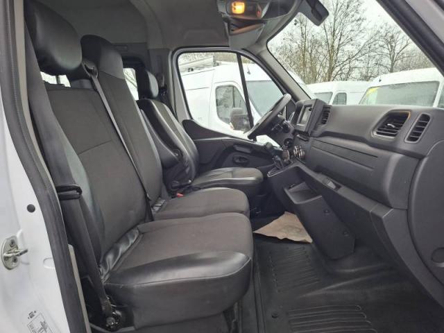 Renault Master image 8