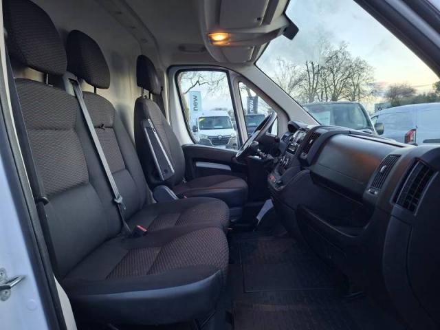 Peugeot Boxer image 1