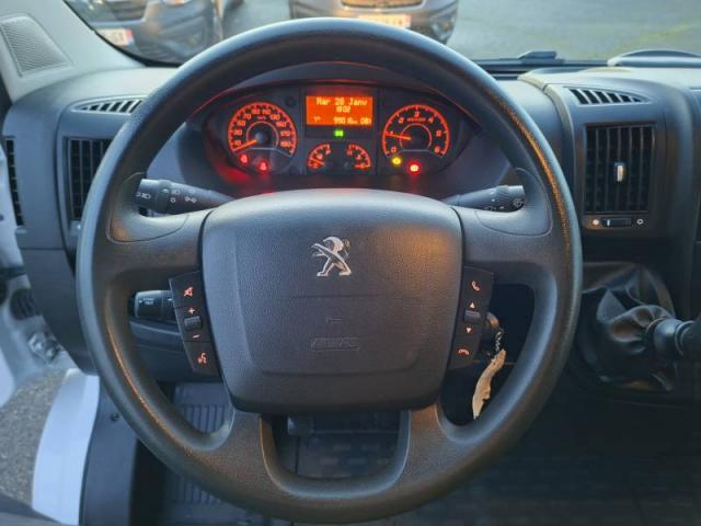 Peugeot Boxer image 2