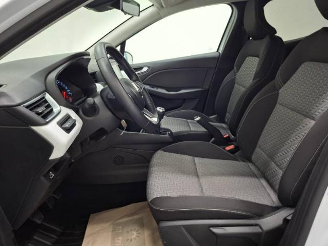 Renault Clio image 9