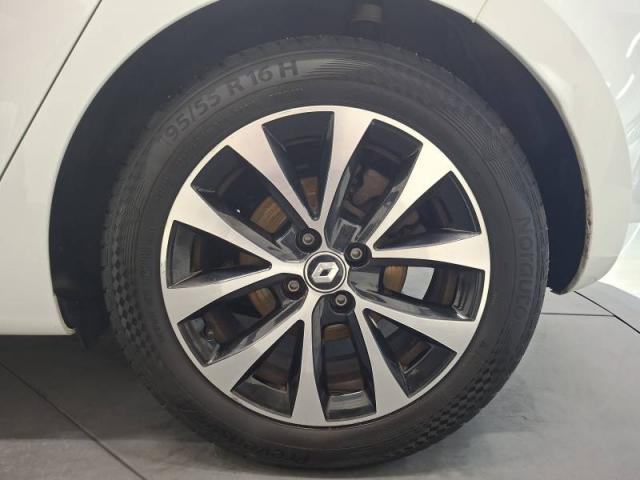 Renault Clio image 9