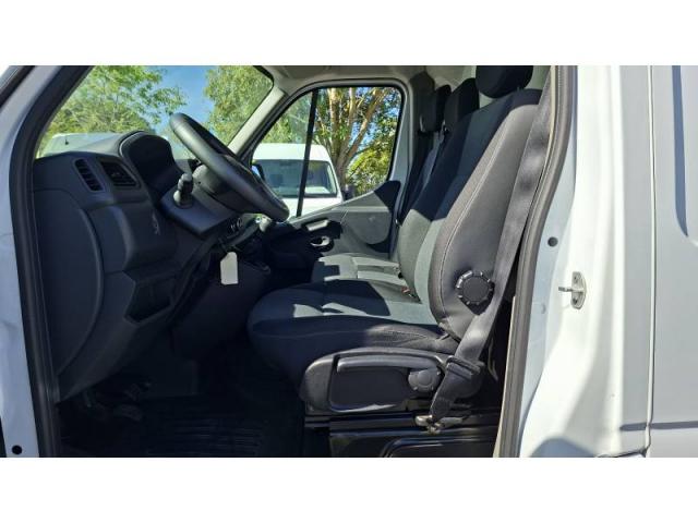 Renault Master image 9