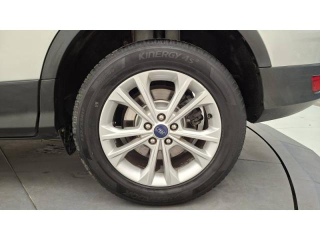 Ford Kuga image 2