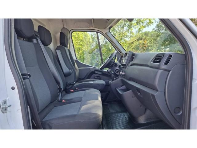 Renault Master image 9