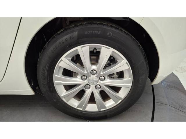 Peugeot 308 image 3