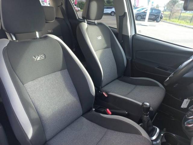 Toyota Yaris image 8