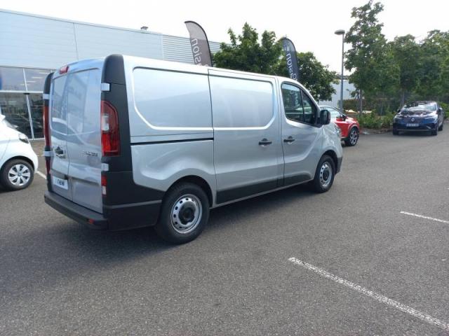 Renault Trafic image 1
