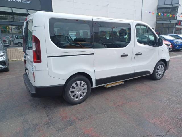 Renault Trafic image 8