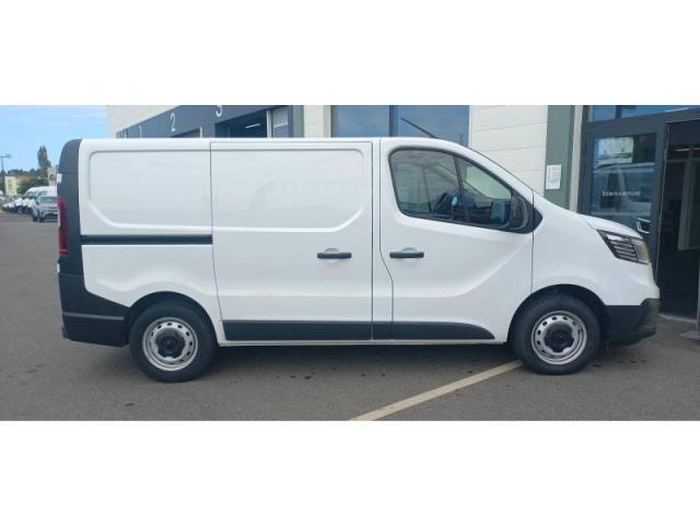 Renault Trafic image 2