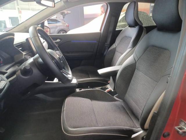 Renault Captur image 2