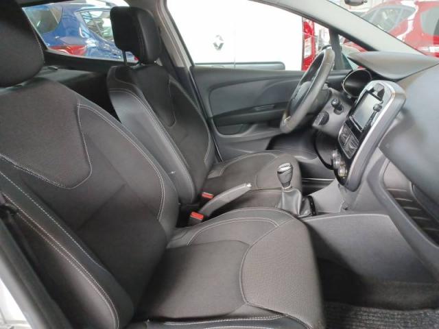 Renault Clio image 9