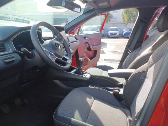 Renault Captur image 1