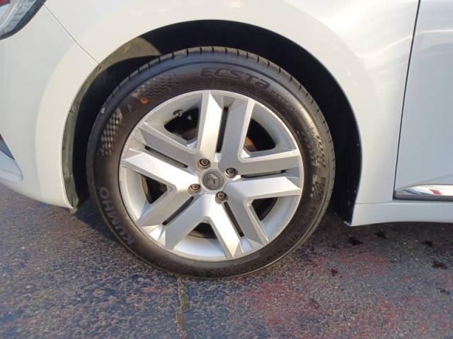 Renault Clio image 2