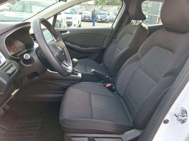 Renault Clio image 2