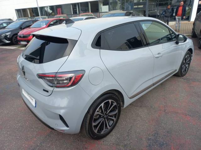 Renault Clio image 2