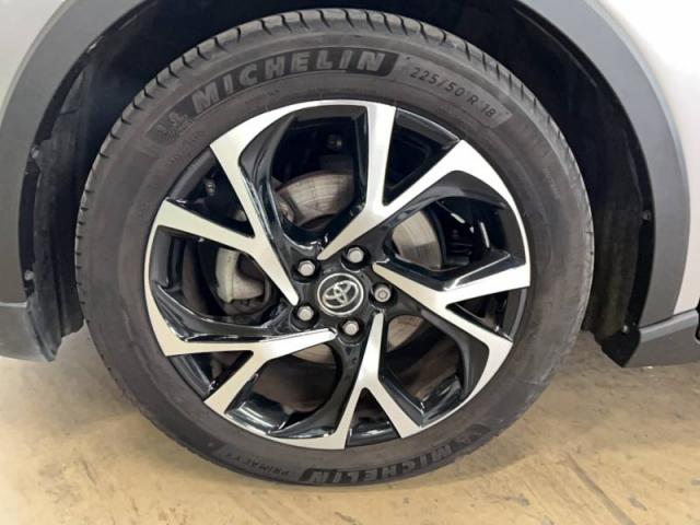 Toyota C-Hr image 6