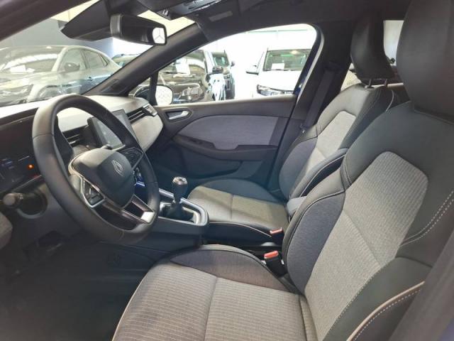 Renault Clio image 8