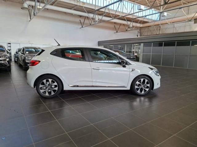 Renault Clio image 6