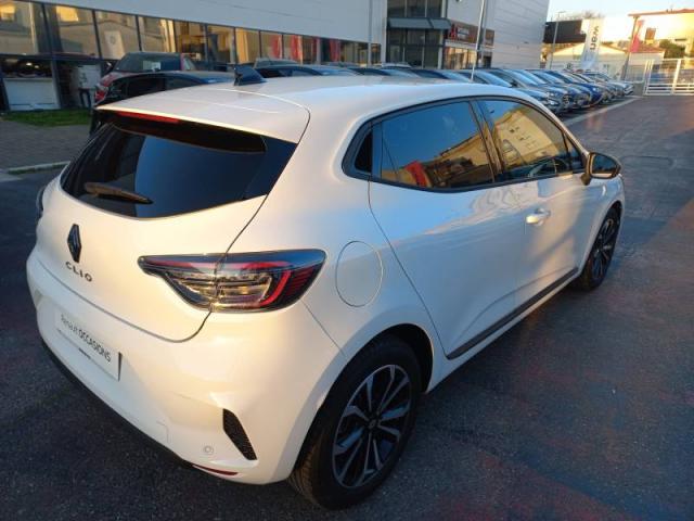 Renault Clio image 1