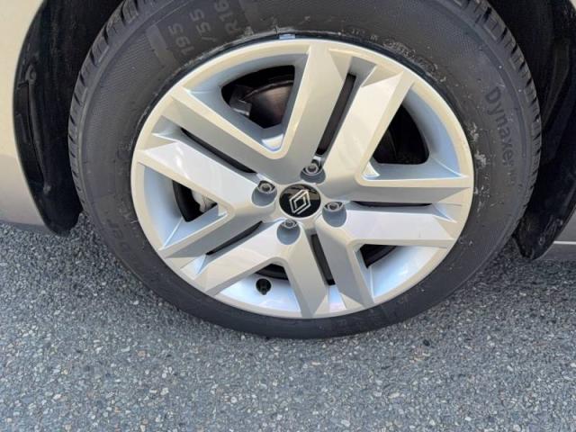 Renault Clio image 9