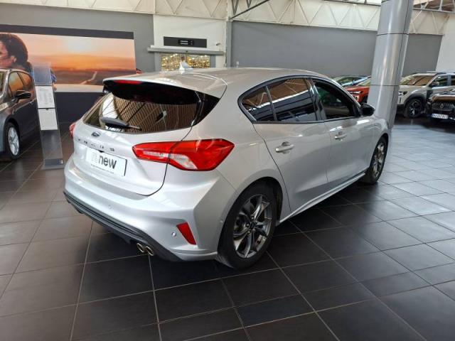 Ford Focus image 5