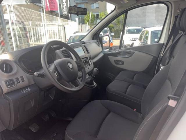 Renault Trafic image 2