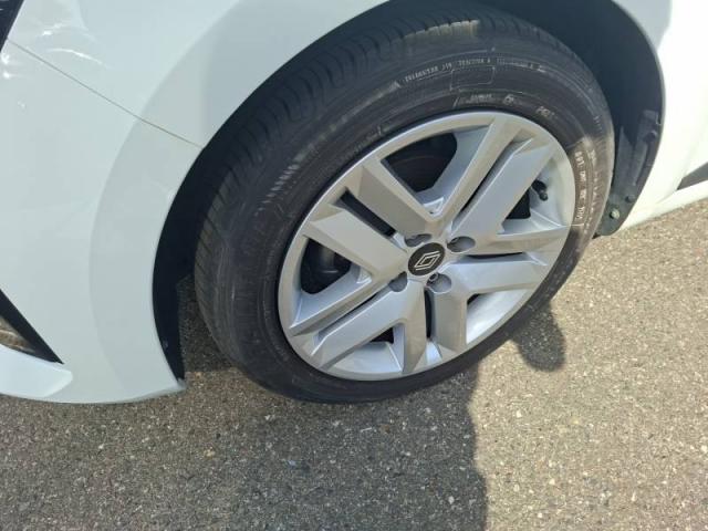 Renault Clio image 9