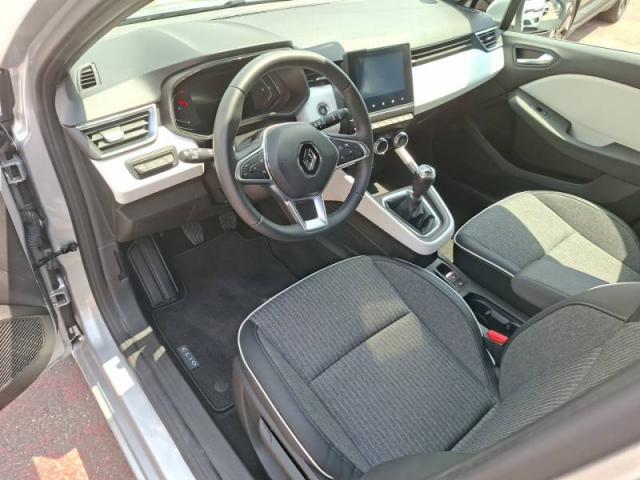 Renault Clio image 2
