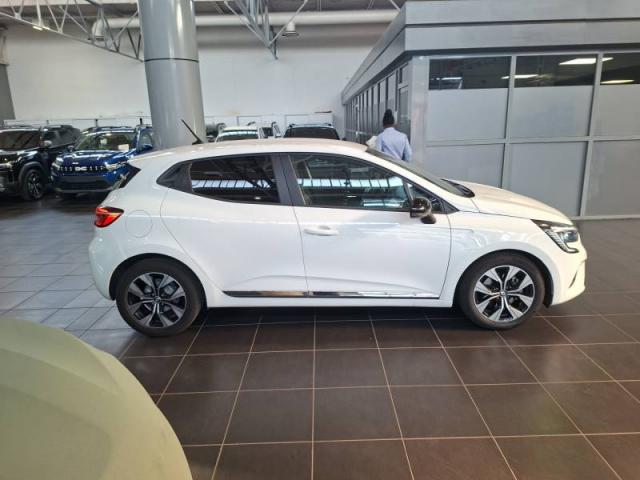 Renault Clio image 1