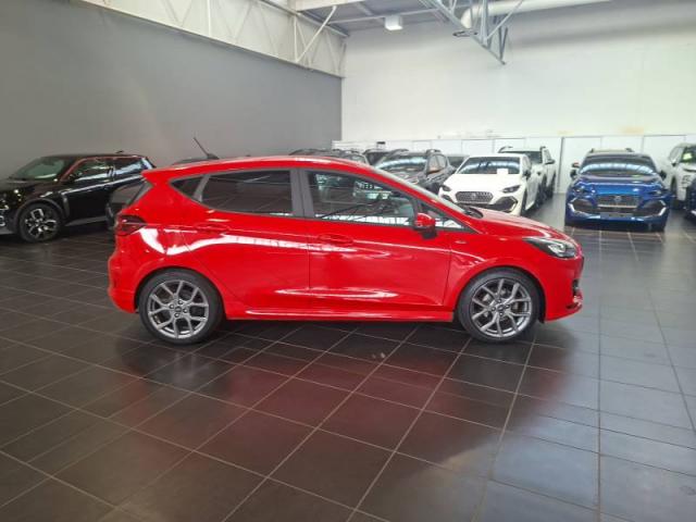 Ford Fiesta image 6