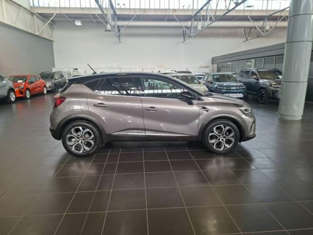 Renault Captur image 1