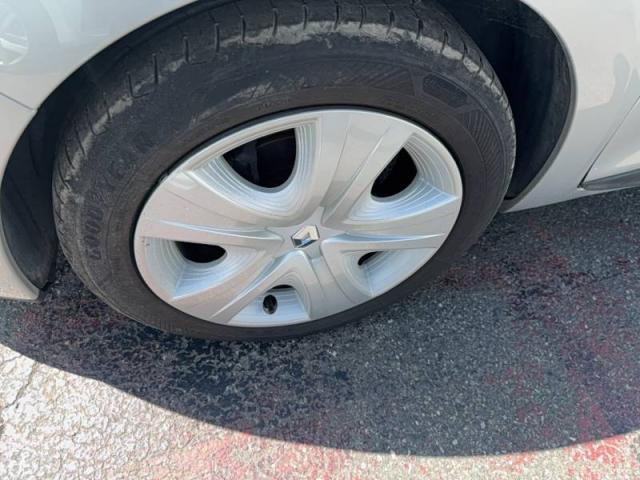 Renault Clio image 9