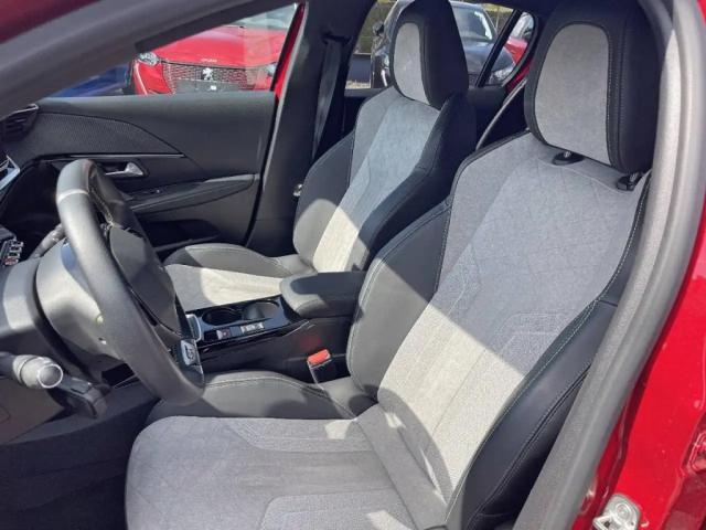 Peugeot 208 image 7