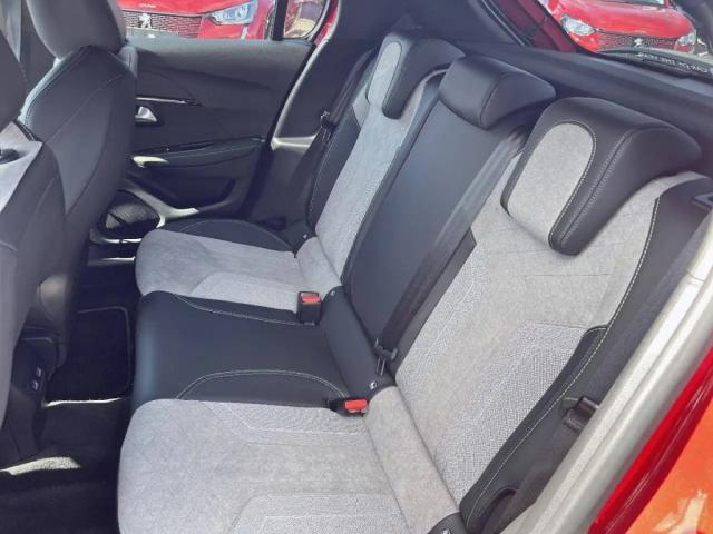 Peugeot 208 image 4