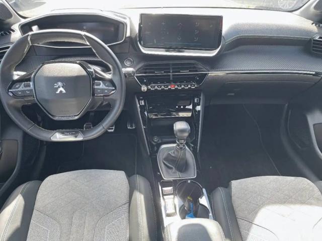 Peugeot 208 image 3