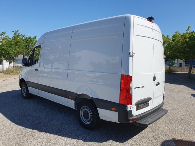 Mercedes Benz Sprinter image 1