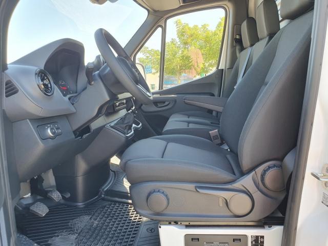 Mercedes Benz Sprinter image 4