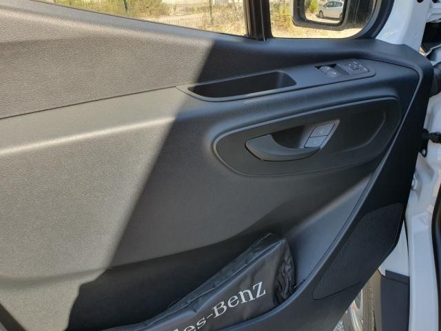 Mercedes Benz Sprinter image 5