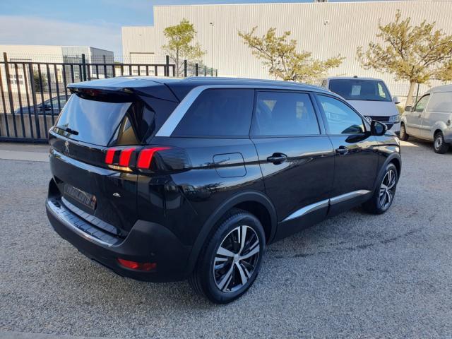 Peugeot 5008 image 2