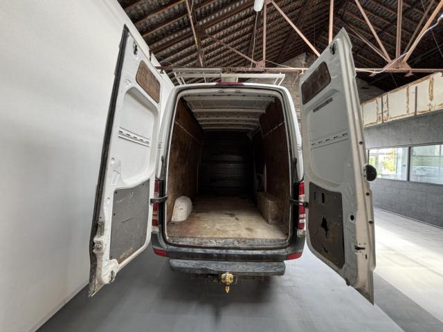Mercedes Benz Sprinter image 3