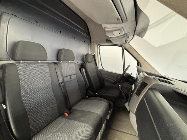 Mercedes Benz Sprinter image 9
