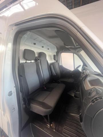 Renault Master Combi image 8